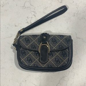 Dooney & Bourke wristlet